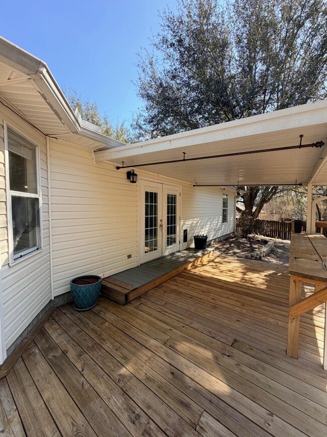 Building Photo - 205 Villacrest Dr