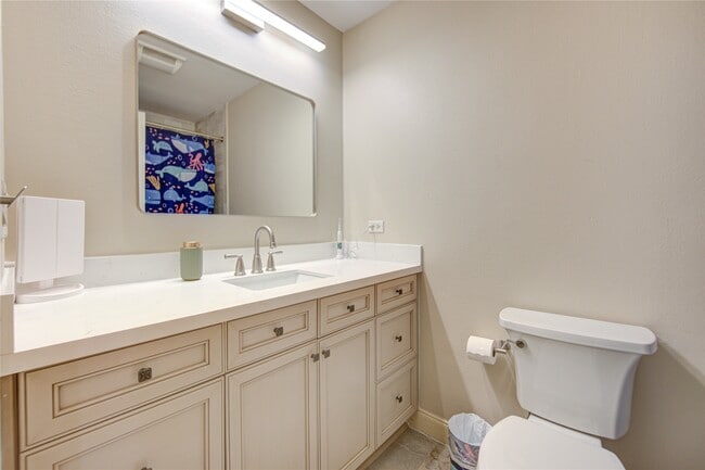 Building Photo - 239 Litchfield Ln