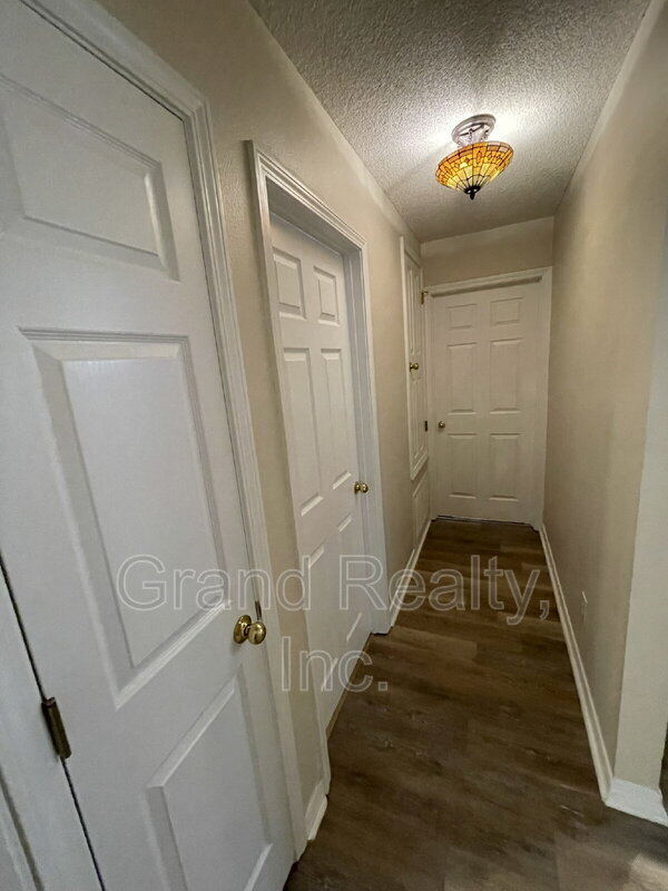 Building Photo - 10337 Wailuku Dr