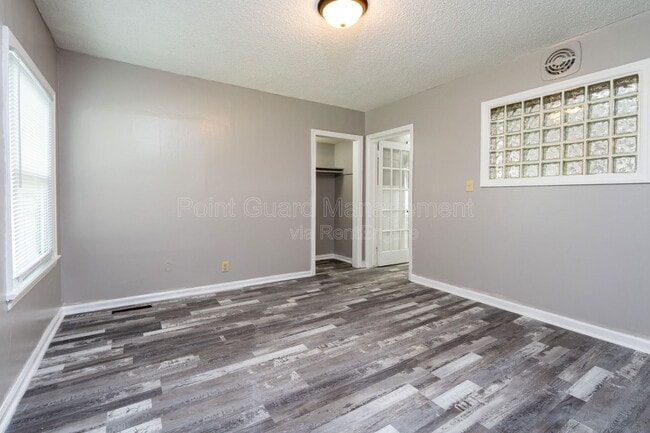 Building Photo - 4722 E Elm St