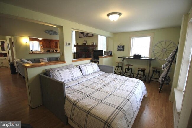 Building Photo - 48 Poor Farm Rd