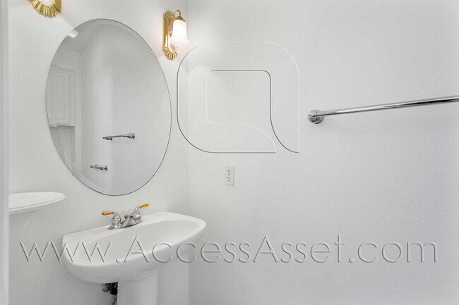 Building Photo - Huge 5 Bed/ 3.5 Bath Home In Desirable Gated Rancho Madera community In Temecula!