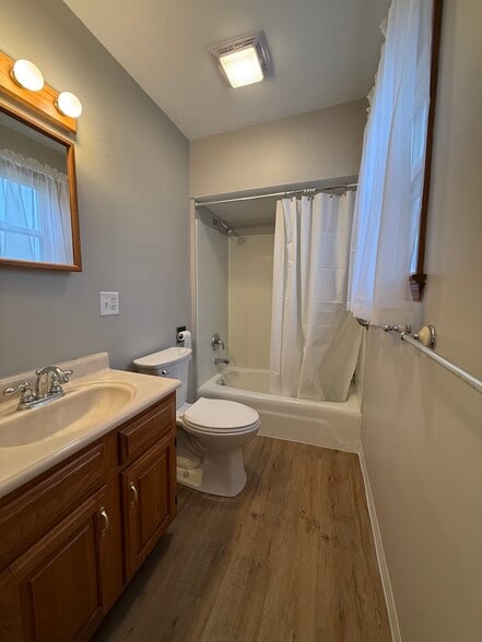 Building Photo - 1109 Garfield St