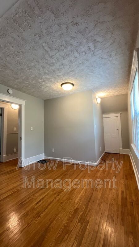 Building Photo - 2211 Sheldon St