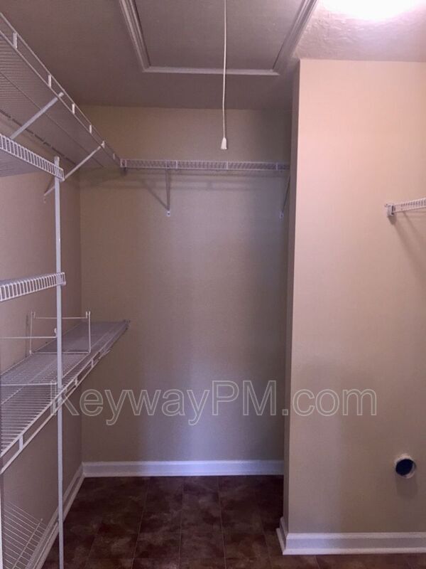 Building Photo - 5166 Aruba Cir