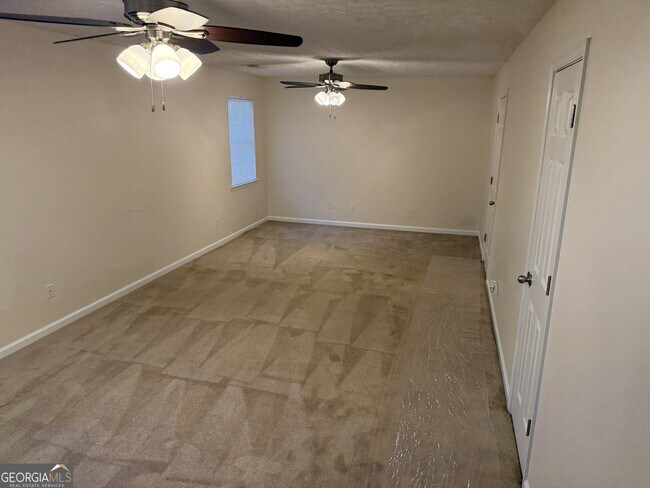 Building Photo - 228 Solomon Dr