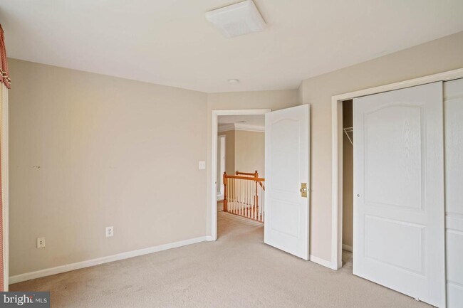 Building Photo - 43513 Lucketts Bridge Cir