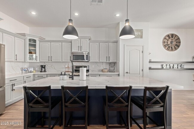 Building Photo - 8414 W Northview Ave