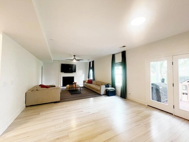 Building Photo - 6 Platte Ln
