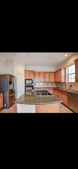 Building Photo - 8002 Stoneyway Dr