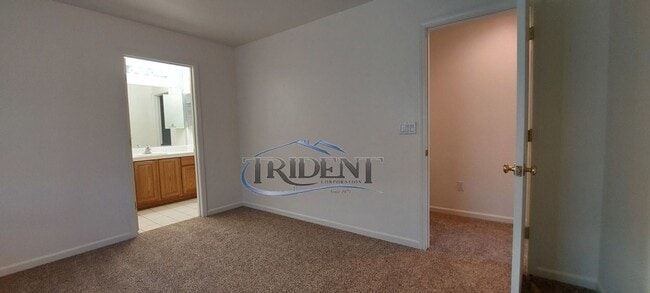 Building Photo - 4 bedroom, 3 bath house with approx. 2,183 sq. ft.