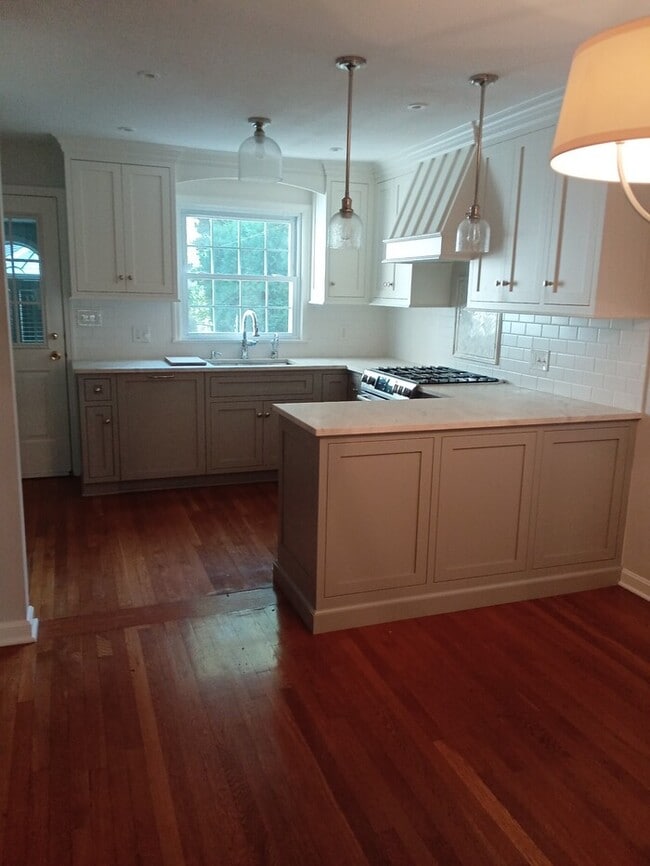 Building Photo - Charming Cape Cod Retreat in the Heart of ...