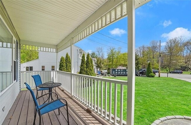 Building Photo - 3 Ridge Ln