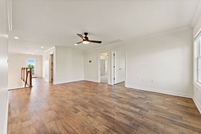 Building Photo - Spacious 5 Bedroom Home in Rountrey (Newmarket Section) – 3,555 Sq Ft – $4,350/mo