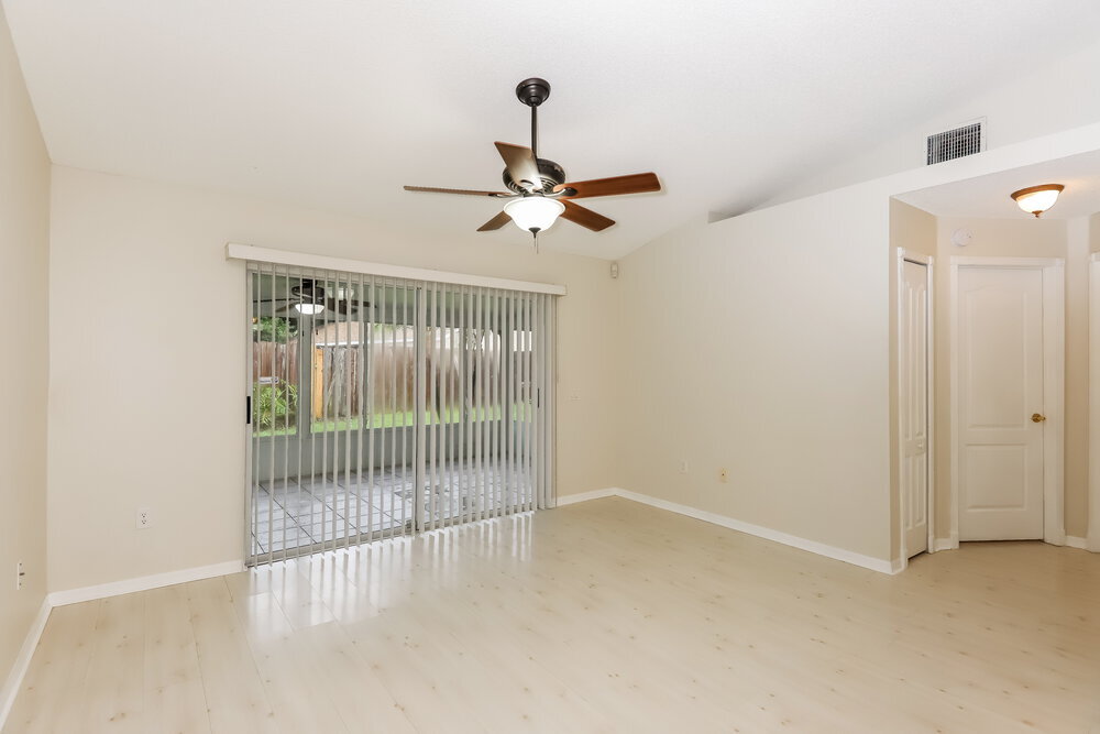 Building Photo - 402 Sonoma Dr