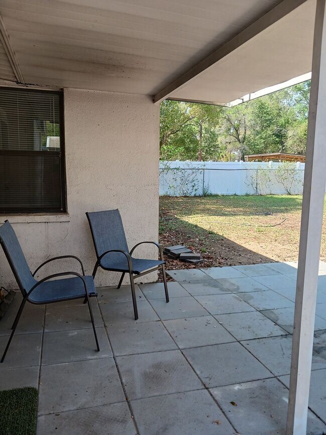 Building Photo - Charming 3 Bedroom, 2 Bathroom Home for Re...