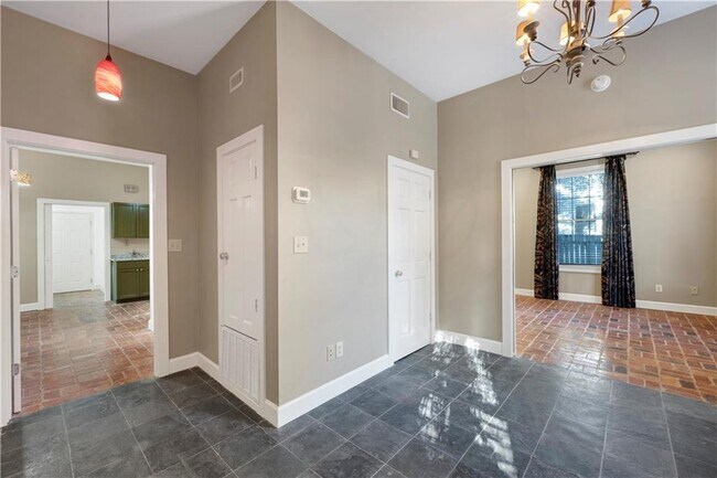 Building Photo - 305 Jackson St N