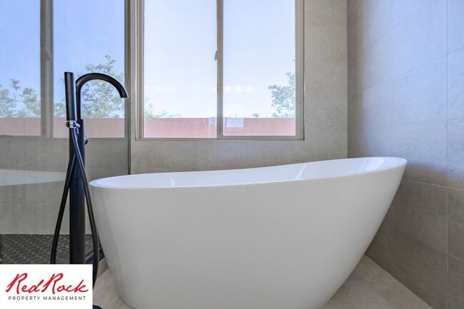 Building Photo - 3 Bedroom Home In Eagle Rock At Snow Canyon With Community Pools