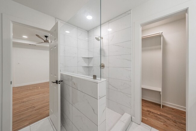 Building Photo - CHARMING HOME Close to TCU Campus!