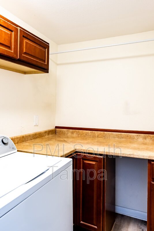 Building Photo - 3402 W Van Buren Dr