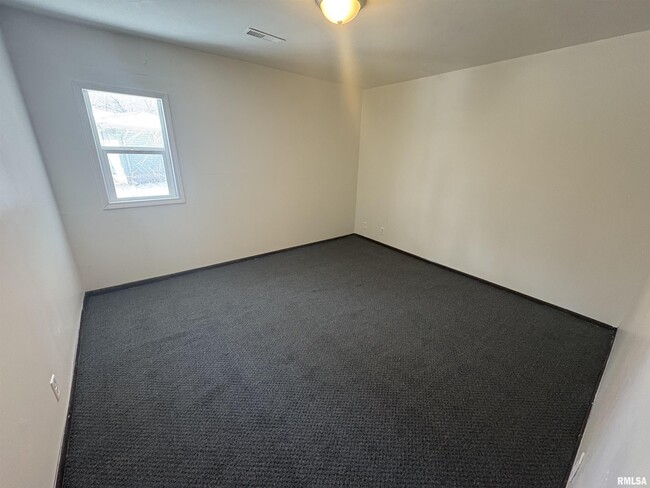 Building Photo - 2719 W Radan Ct