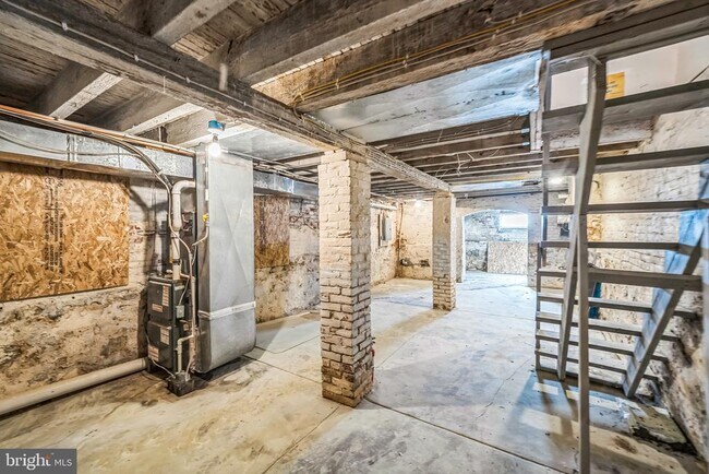 Building Photo - 3817 Haverford Ave