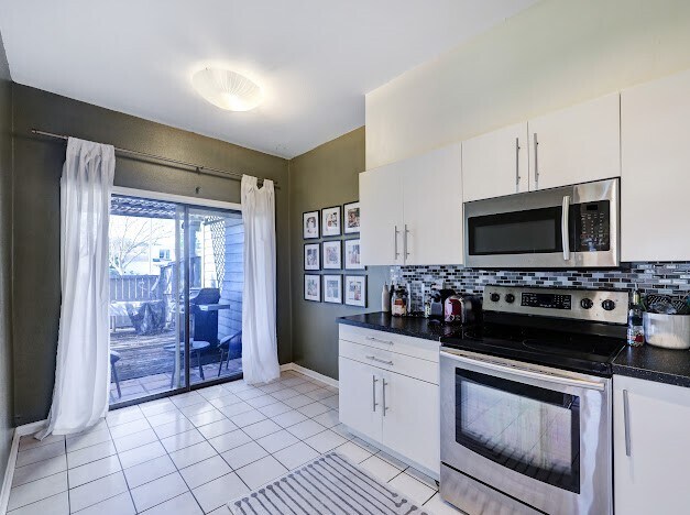 Building Photo - 1617 S Kirkwood Rd