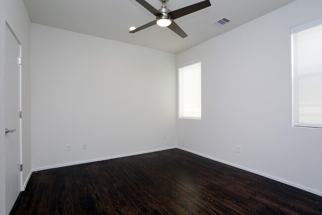 Building Photo - 5210 Rose St