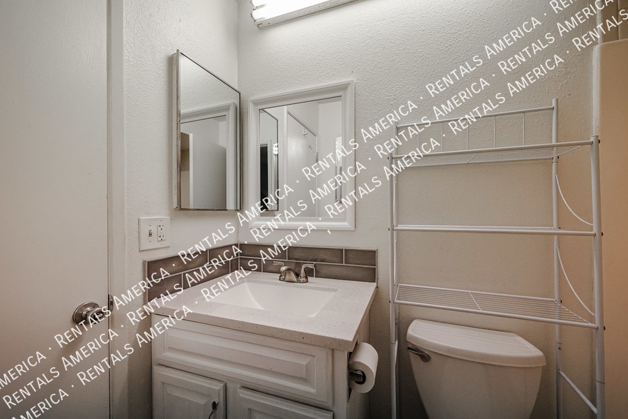 Building Photo - 1052 S San Jose