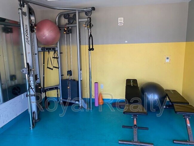 Building Photo - 7000 Hawaii Kai Dr