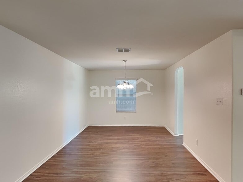 Building Photo - 9246 Silver Vista