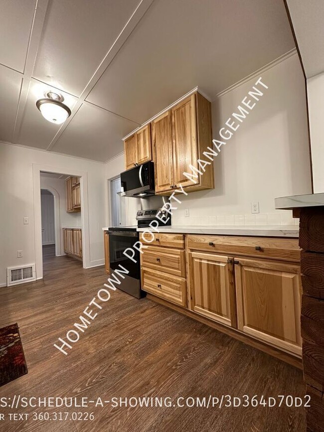 Building Photo - Remodeled 2 Bedroom Home - Available NOW!