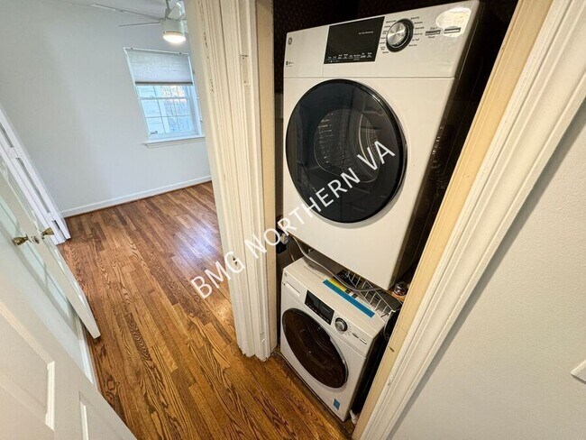 Building Photo - 6600 Braddock Rd