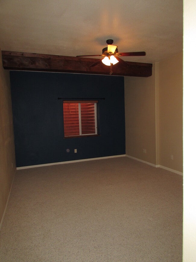 Building Photo - 3 BEDROOM | 3 BATH | DOUBLE CAR GARAGE | T...