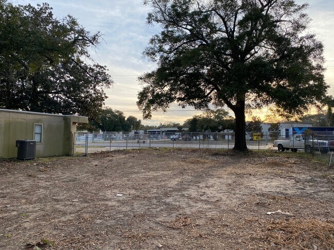 Building Photo - 4600 McCoy Dr