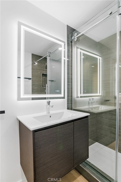 Building Photo - 274 Cliff Dr