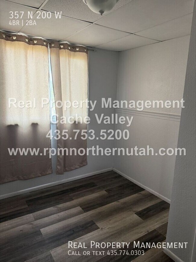 Building Photo - 357 N 200 W