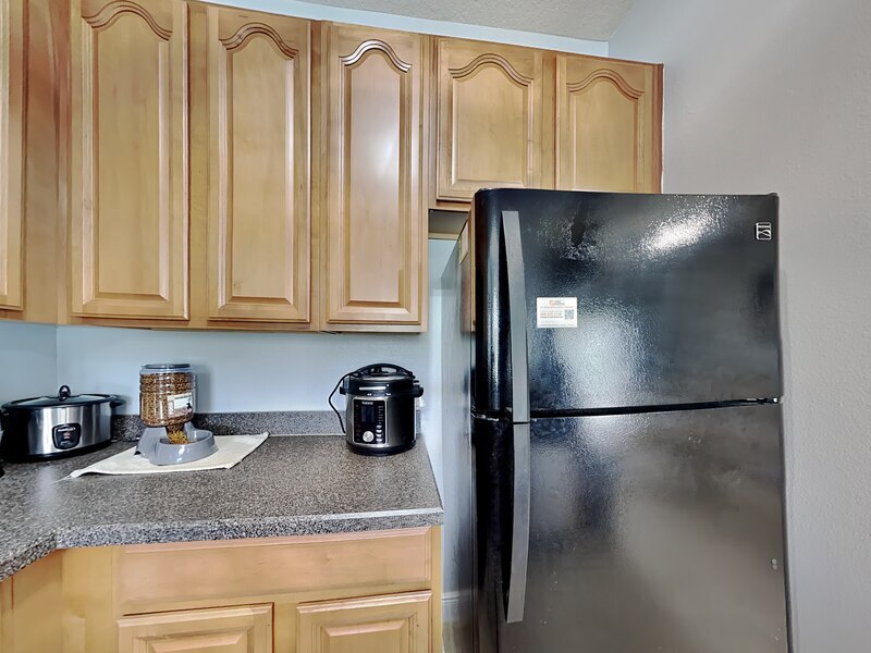 Building Photo - 16583 Cedar Crest Dr