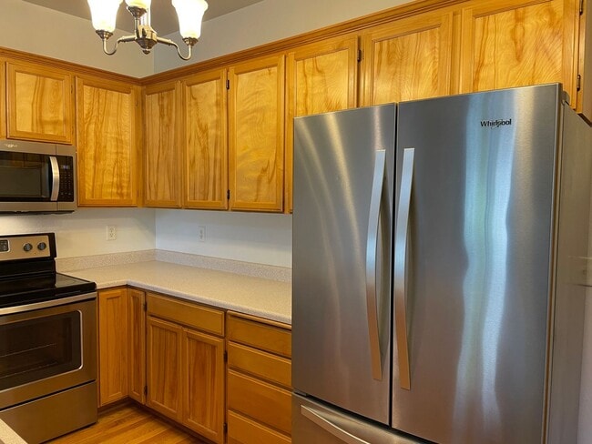 Building Photo - Beautiful 3 Bed, 2.5 Bath Home for Rent – Bright & Spacious in a Great Neighborhood