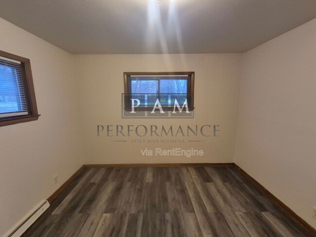 Building Photo - 2155 S 102nd St