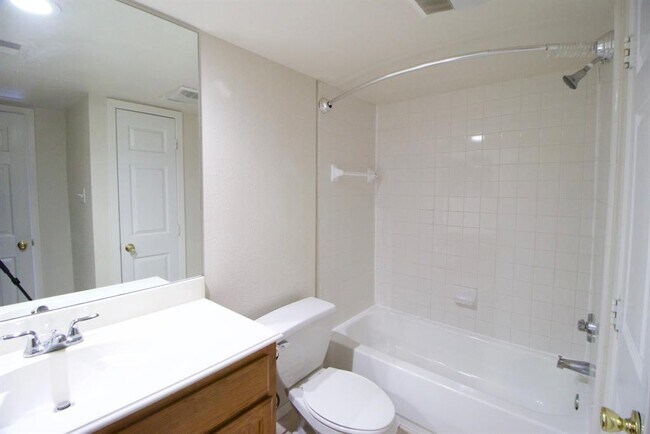 Building Photo - 5929 Queensloch Dr