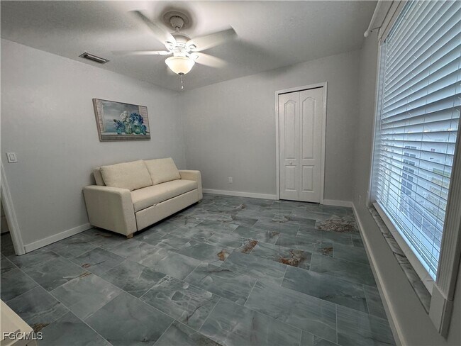 Building Photo - 3707 SE 8th Pl