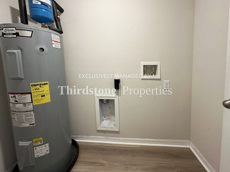 Building Photo - 6522 Sweetbay Ln