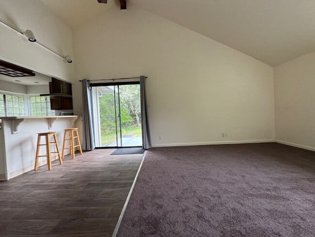 Building Photo - Two bedroom country charmer close to Occidental $2800.00