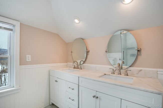 Building Photo - 18 Ketcham Dr