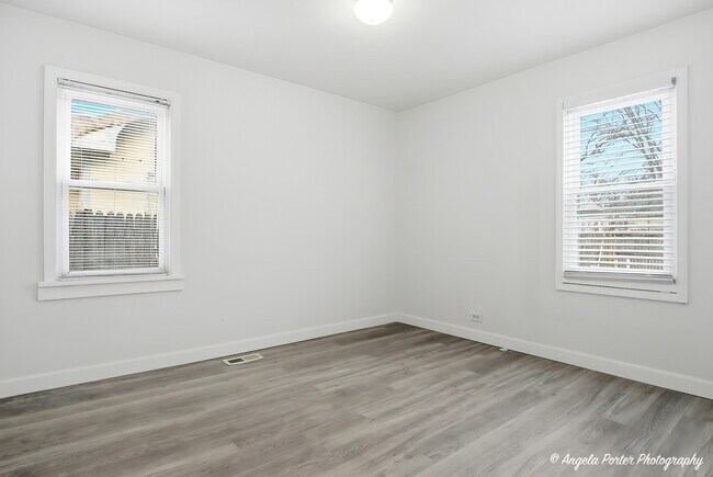 Building Photo - 33759 N Lake Shore Dr