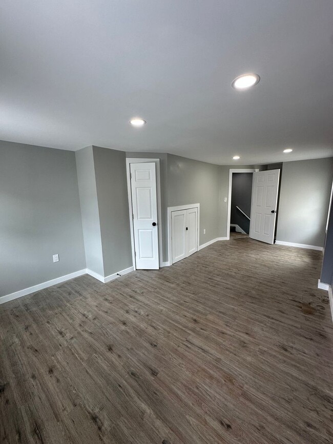 Building Photo - Newly renovated 3 Bed, 1 Bath in Marcus Hook