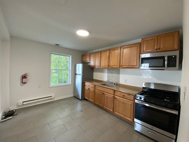 Building Photo - 1020 Sewall Ave