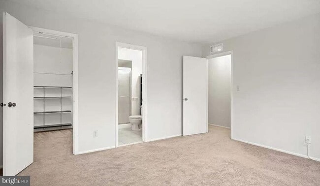Building Photo - 158 Wyndham Pl