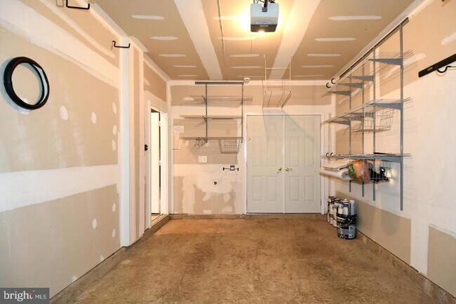 Building Photo - 7810 Locust Leaf Ln